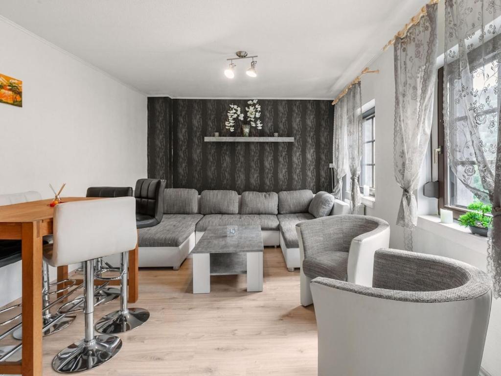 Serene Holiday Home In Nehren With A Beautiful Garden Екстериор снимка