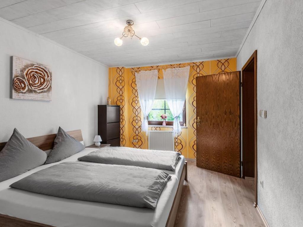 Serene Holiday Home In Nehren With A Beautiful Garden Екстериор снимка