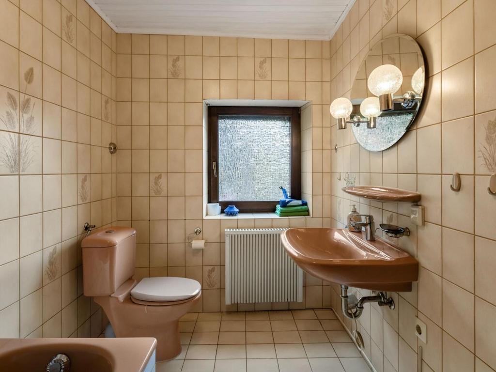Serene Holiday Home In Nehren With A Beautiful Garden Екстериор снимка
